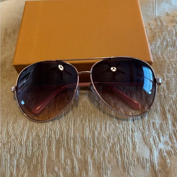 Stylish Aviator Sunglasses with Brown Lenses by Liz Claiborne - Picture 5 of 7
